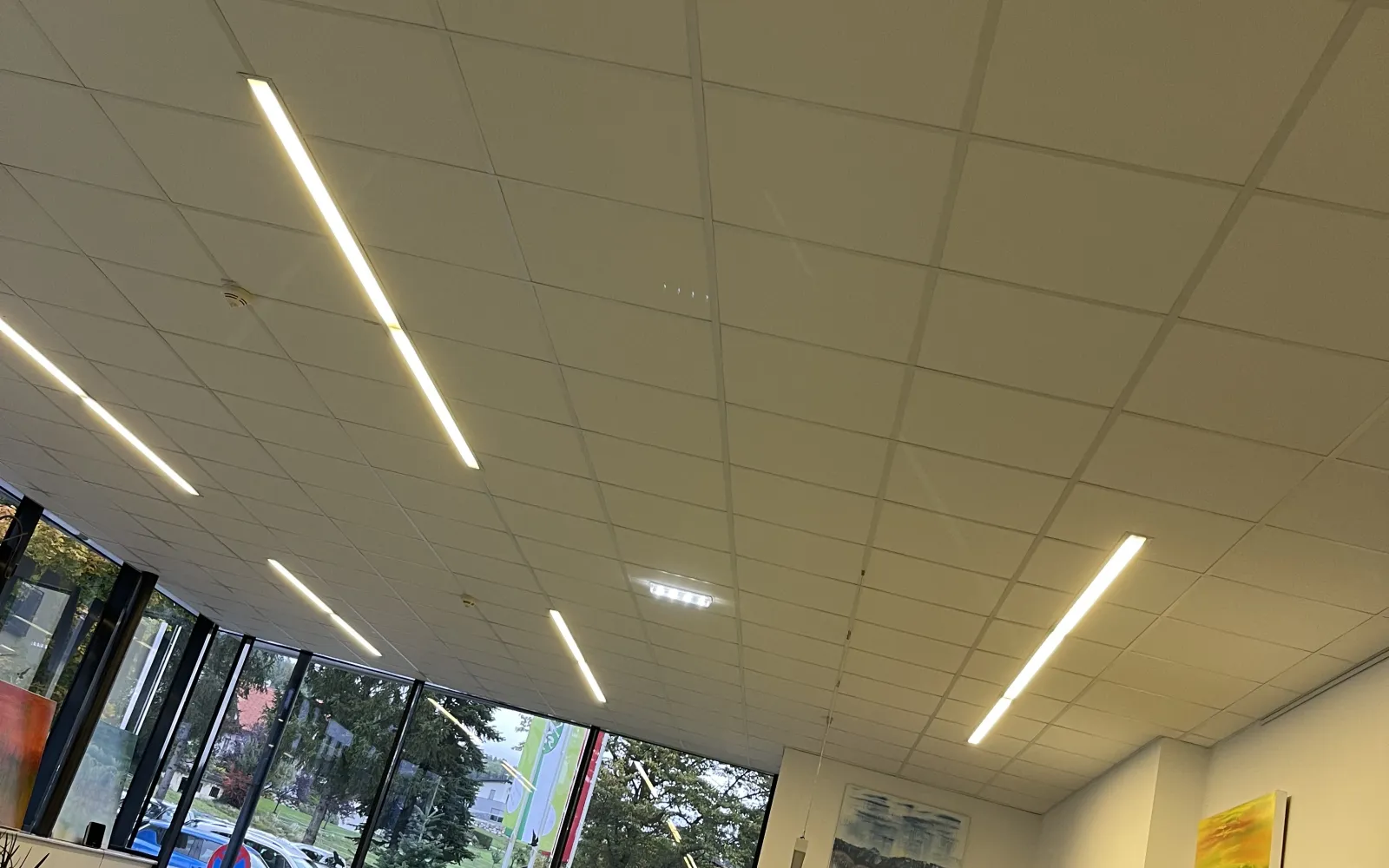 Empfang im Sanlas St. Radegund mit LED-Linienleuchten